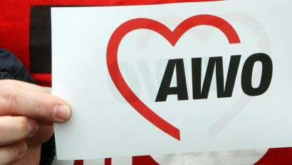 Symbolbild: Holger Hollemann/dpa
Der AWO-Kreisverband in Tirschenreuth will seine Mitarbeiter, vor allem in Mitterteich, mit ausreichend Schutzmaterialien versorgt wissen. Menschen aus der Region und darüber hinaus helfen.