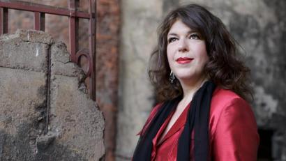 Bild: Klaus Gigga/Semperoper Dresden/dpa
Kammersängerin Christa Mayer hätte in diesem Bayreuther Festspielsommer ihre Premiere als Fricka gefeiert.