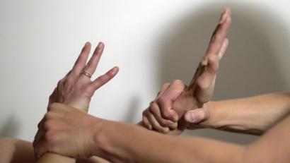 Bild: Maurizio Gambarini
Die Ausgangsbeschränkung könnte auch im Landkreis Schwandorf dazu führen, dass die Zahl häuslicher Gewaltstraftaten steigt.