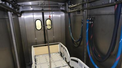 Bild: Klinikum/Uschold/exb
Seit 1995 verfügt das Klinikum St. Marien über eine Anlage zur maschinellen Bettenreinigung.