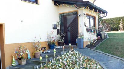 Bild: lep
Anita Meier gibt sich beim Gestalten ihres Gartens zu Ostern jedes Mal große Mühe.