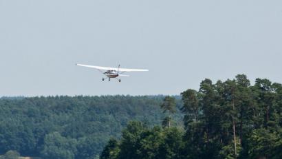 Bild: Daniel Karmann/dpa
Fast in der gesamten Oberpfalz sind am Ostersonntag wegen hoher Waldbrandgefahr Beobachtungsflieger unterwegs.
