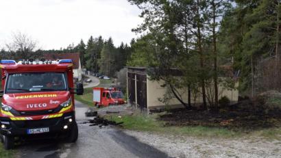 Bild: bö
Aufregung am Ostermontag: In Zanklberg bei Winbuch brannte ein Holzstoß.