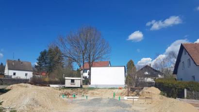 Bild: gi
So sieht es derzeit auf der Baustelle für das Feuerwehrhaus Burgtreswitz bei der Pfreimd aus. Die Feuerwehrleute erwarten sehnlichst auf einen baldigen Baubeginn.