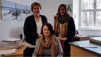 Archivbild: Kath. Jugendfürsorge/exb
Das Team der Beratungsstelle für Kinder, Jugendliche und Eltern (von links) Marion Neumann (Sozialpädagogin), Martina Knirsch (Teamassistentin) und Isabella Roth (Psychologin) ist auch während der Coronakrise da.