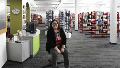 Bild: Petra Hartl
Bettina Weisheit, die Leiterin der Amberger Stadtbibliothek, ist derzeit ziemlich einsam. Gemeinsam mit ihren Mitarbeitern bereitet sie sich auf die Zeit nach Corona vor.