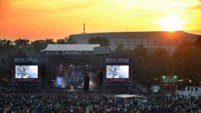 Bild: Tobias Schwarzmeier
Rock im Park 2020 findet nicht statt. Wegen der Coronakrise verkündeten die Veranstalter des Heavy-Metal-Festivals in Wacken und der beiden Zwillingsfestivals "Rock am Ring" (Nürburgring) und "Rock im Park" (Nürnberg) Absagen.