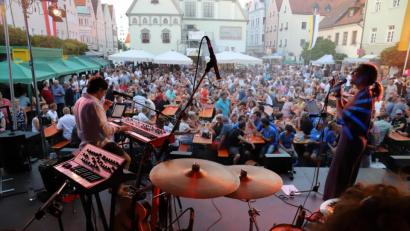 Bild: za
Die Band "Pino Barone" bescherte den Besucher im vergangenen Jahr einen italienischen Abend am Oberen Markt.