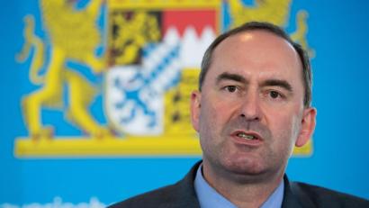 Bild: Sven Hoppe
Hubert Aiwanger (Freie Wähler), Wirtschaftsminister von Bayern. Foto: Sven Hoppe/dpa/Archivbild