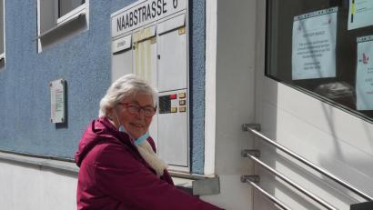 Bild: Bühner
Das wars dann mit dem Arbeitsleben, sagt Gaby Hübner und schließt zum letzten Mal das Gewerkschaftshaus zu.