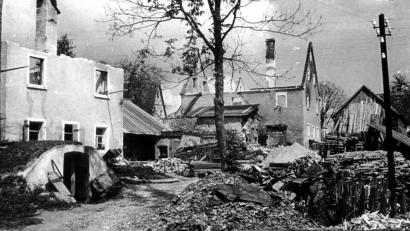 Bild: exb
Weite Teile der Ortschaft Achtel im Hirschbachtal wurden am 21. April 
1945 bei einem Angriff durch amerikanische Truppen zerstört.