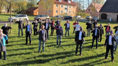 Bild: stg
Der Kemnather Stadtrat trägt Maske - und appelliert an alle Bürgerinnen und Bürger, dem Beispiel zu folgen.