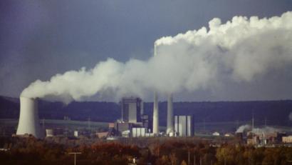 Bild: Gerhard Götz
Das Bayernwerk-Kraftwerk in Dachelhofen: 1990 wurde noch das 60-jährige Bestehen groß gefeiert. 2002 folgte die Stilllegung, bis etwa 2005 dauerte der Abriss.