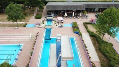 Bild: ubb
Das Freibad in Tirschenreuth kommt in die Jahre. Bürgermeister Franz Stahl rechnet mit "bald deutlichen, großen Schäden", die eine komplette Sanierung oder sogar einen Neubau unaufschiebbar machen.