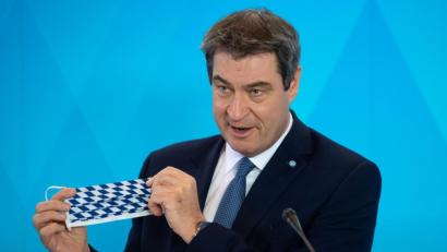 Bild: Sven Hoppe/dpa
Ministerpräsident Markus Söder hat bekannt gegeben, dass in Bayern das Tragen einer Schutzmaske zur Pflicht wird.