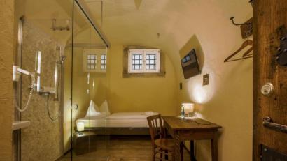 Bild: exb/Hannelore Zapf
Mehr Ruhe und Abgeschiedenheit ist nur im echten Gefängnis möglich. Das Hotel Fronfeste vermietet jetzt seine Zimmer tagsüber als Home-Office.