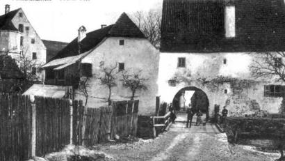 Bild: bö
Das Obere Tor wurde nach dem Krieg abgerissen, um den Militärverkehr Rechnung zu tragen.