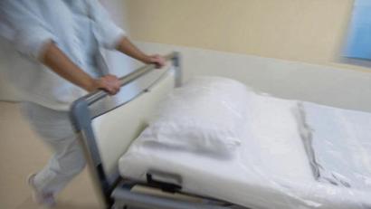 Bild: Marijan Murat/dpa 
Es gibt viele Tätigkeiten in Alten- und Pflegeheimen. Beim Bonus könnte es aber eine Unterscheidung der Arbeiten geben.