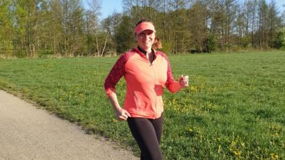 Bild: exb
Alexandra Harwardt lädt alle Läufer aus Weiden und der Umgebung am 1. Mai zum Virtual Run ein.