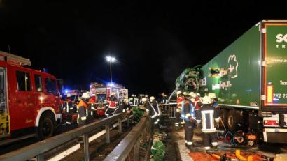 Bild: rw
In der Nacht auf Donnerstag ereignete sich auf der Autobahn A93 zwischen Mitterteich Süd und Wiesau ein weiterer schwerer Unfall.