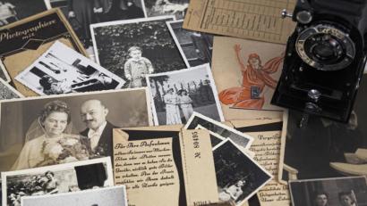 Bild: Sinnlichtarts – stock.adobe.com
Wer gelegentlich in alten Fotos stöbert, tut Gutes für seine Seele.