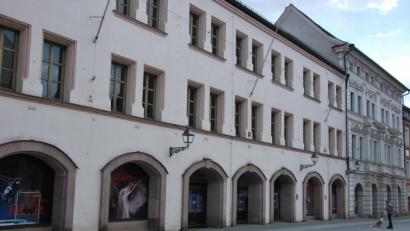 Bild: gsp
Das leerstehende Kaufhaus Forum - vormals Storg - in der Amberger Bahnhofstraße. Hier sollen die Drei Höfe entstehen. Die Baugenehmigung ist erteilt.