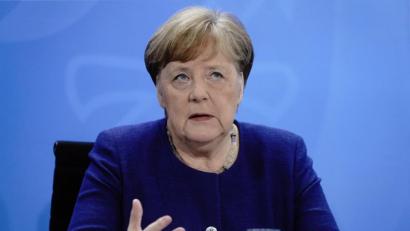 Bild: Kay Nietfeld/dpa
Bundeskanzlerin Angela Merkel (CDU) gibt nach der Videokonferenz mit den Ministerpräsidenten der Bundesländer eine Pressekonferenz.