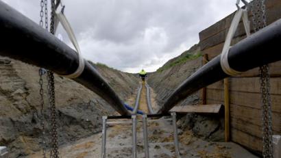 Bild: Carsten Rehder/dpa
Noch gibt es keine Gleichstrom-Erdkabel des Süd-Ost-Links durch den Landkreis Tirschenreuth. Das Bild zeigt Arbeiten an der Stromtrasse Nord-Link bei Büsum.