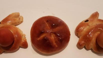 Bild: Gramolla
Hefeteig lässt sich in viele Formen bringen – zum Beispiel als Osterbrot oder auch als Osterhase.