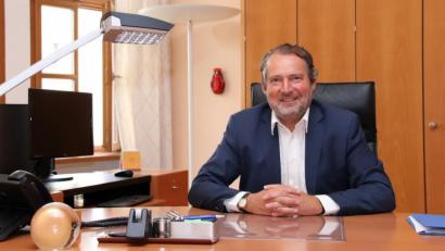 Bild: Thomas Dobler
Frank Zeitler hat am Montag erstmals am Schreibtisch des Nabburger Bürgermeisters Platz genommen.