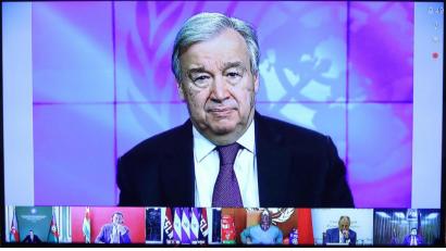 Bild: Iranian Presidency/AP/dpa
Wie effektiv sind Videokonferenzen?Auch UN-Generalsekretär Antonio Guterres versucht, digital die Welt zu erklären.