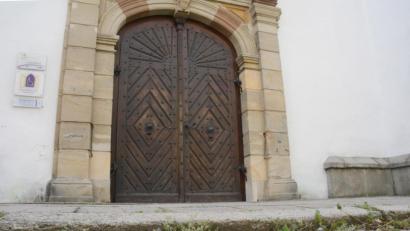 Bild: Gabi Schönberger
Die Tür der Michaelskirche öffnet sich auch wieder für die Gläubigen zum Gottesdienst.