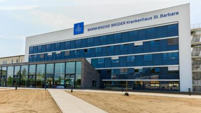 Bild: Hösamer
Ab Samstag, 9. Mai, sind Besuche im Schwandorfer Krankenhaus wieder erlaubt - mit Einschränkungen.