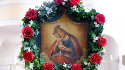 Bild: do
Die Eschenbacher Gößweinstein-Wallfahrer ziehen stets mit der Mutter der Gnade im Wallfahrer-Bild gen Gößweinstein. Heuer jedoch nicht.