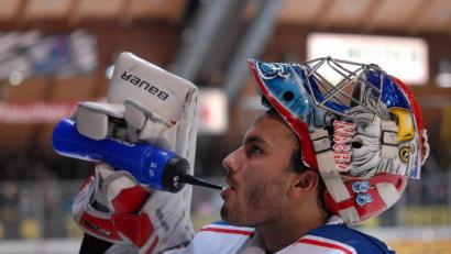 Bild: Gebert
Philip Lehr zieht wieder das Trikot der Blue Devils Weiden über. Bereits in der Saison 2016/17 absolvierte der Schlussmann als Leihgabe von den Ice Tigers Nürnberg 27 Partien für den Oberligisten.