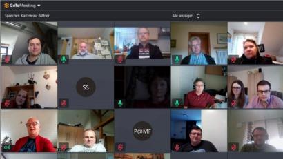 Bild: u
In einer virtuellen Sitzung beschäftigten sich die Vorsitzenden von 11 der 18 im NBMB-Kreisverband organisierten Musikvereine auf Einladung des Kreisvorsitzenden Werner Stein (obere Reihe, Zweiter von links) mit den Auswirkungen der Corona-Pandemie.