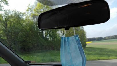 Bild: shl
Nase-Mund-Maske ist der neue Duftbaum im Auto - und mittlerweile auch ein Modeaccessoire.