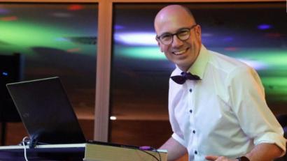 Bild: exb
Stefan Theuerl bringt die Tanzmusik in die heimischen Wohnzimmer.