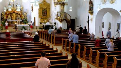 Bild: le
Unter Einhaltung aller diözesanen und staatlichen Anweisungen fand am 4. Sonntag nach Ostern in der Pfarrkirche St. Johannes der Täufer Gottesdienst statt.