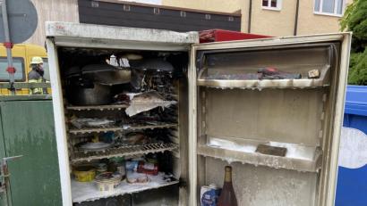 Bild: Gustl Beer
Vermutlich aufgrund eines technischen Defekts brennt am Mittwoch ein Kühlschrank in einer Wohnung in der Keckstraße.