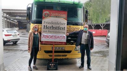 Bild: bsc
Die Entscheidung zur Absetzung des 36. Friedenfelser Herbstfestes ist den beiden Hauptverantwortlichen, Sabrina Bittner (links) und Helmut Radimerski (rechts), nicht leicht gefallen.