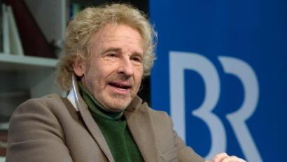 Archivbild: Sven Hoppe/dpa
Thomas Gottschalk bei einer Pressekonferenz.