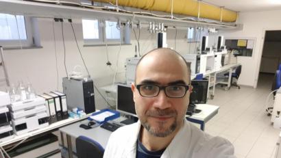 Bild: cog
Endlich wieder im chemischen Labor arbeiten: Für Ammar Baroud ist damit ein Traum in Erfüllung gegangen.