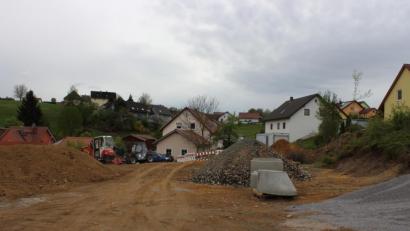 Bild: pko
Die Baustelle für das neue Dorfgemeinschaftshaus wurde eingerichtet.
