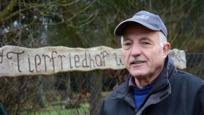 Bild: Gabi Schönberger
Josef Gebhardt ist Initiator des Vereins Tierfriedhof Weiden, den er ebenso wie die "Tafel" in Weiden erfolgreich führt.
