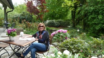 Bild: Portner
Anne Gierlach liebt ihre üppig blühenden Pfingstrosen.