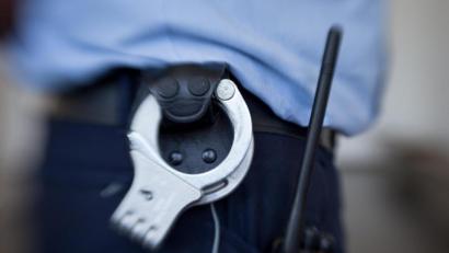 Bild: Friso Gentsch
Die Polizei ermittelt nach dem Fund zweier toter Kinder gegen den Vater.