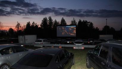 Bild: kro
Ein riesiges Interesse fanden am Wochenende die Autokino-Vorführungen beim Cineplanet in Tirschenreuth.