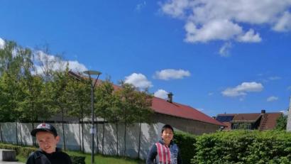 Bild: myd
Die Offene Ganztagsschule Grafenwöhr bietet den Kindern tolle Freizeitmöglichkeiten an. Auch bei Spiel und Spaß ist der nötige Sicherheitsabstand einzuhalten.