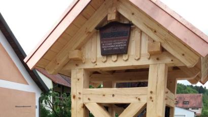 Bild: mfh
Birgland-Bürgermeisterin Brigitte Bachmann und Märchen-Erzählerin Tanja Weiss haben die ersten Märchen-CD bereits ausgeliefert.